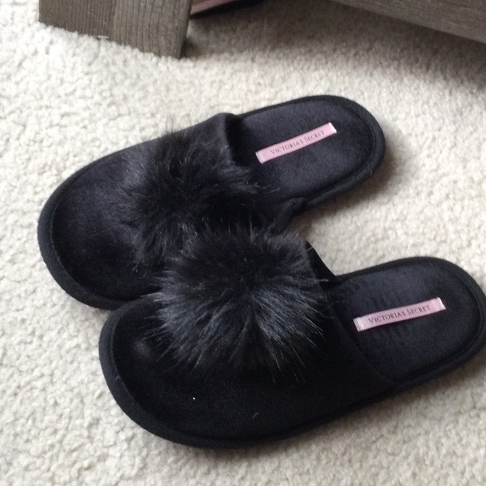 Victoria’s Secret Black Soft Slippers